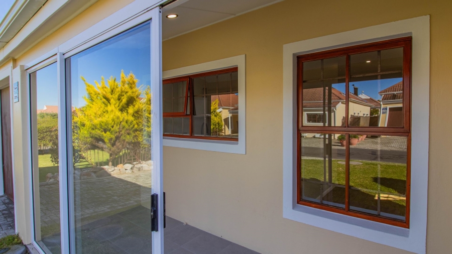 3 Bedroom Property for Sale in Sandbaai Western Cape